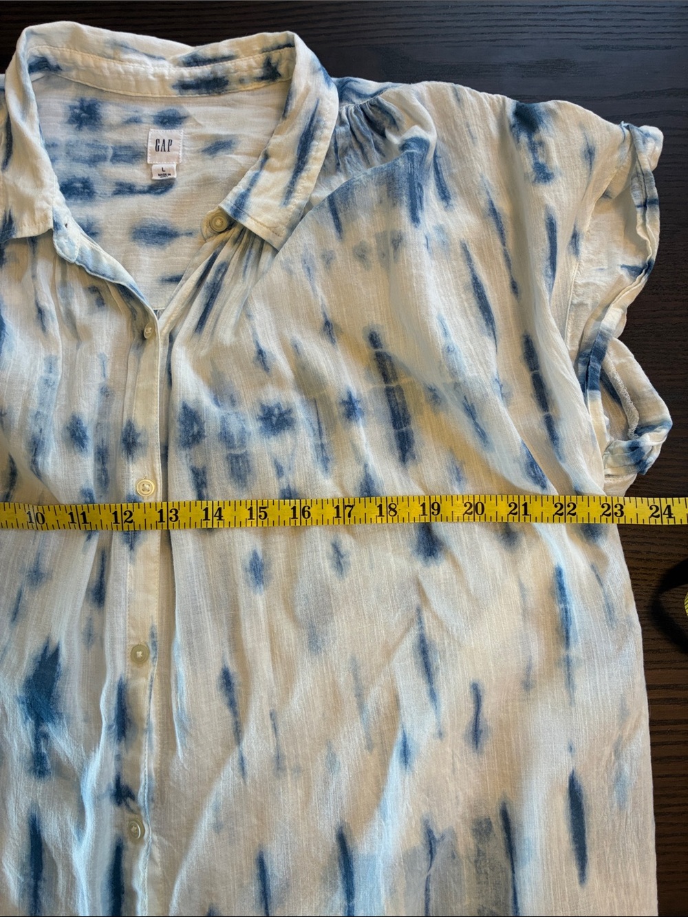 GAP White and Blue Tie-Dye Short Sleeve Button-Up - Picture 6 of 8